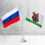 Настольные флаги России и Казани на разных вариантах подставок