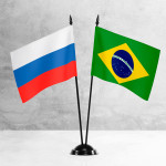 Настольные флаги России и Бразилии 
