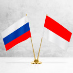 Настольные флаги России и Индонезии