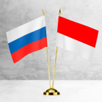 Настольные флаги России и Индонезии
