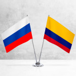 Настольные флаги России и Колумбии