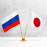 Настольные флаги России и Японии