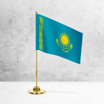 Настольный флаг Казахстана на разных вариантах подставок