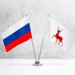 Настольные флаги России и Нижнего Новгорода на разных вариантах подставок