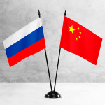 Настольные флаги России и Китая на разных вариантах подставок